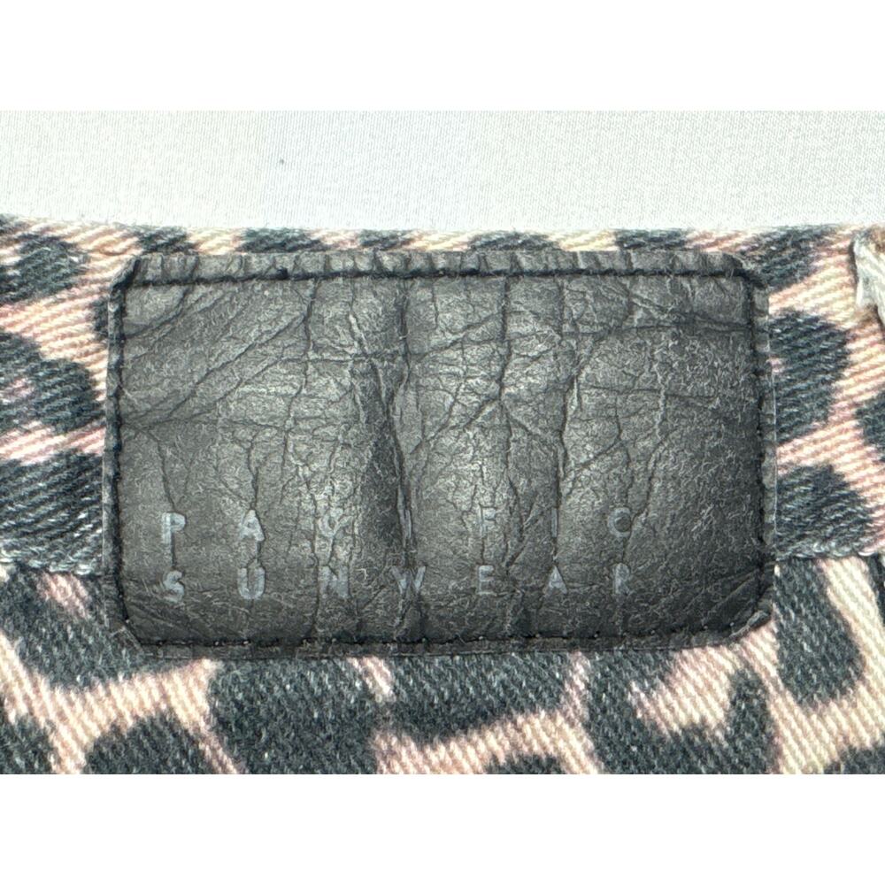 PacSun Women's Casey Low Rise Baggy Leopard Print Jeans - Size 23 (25x30) - Picture 3 of 6